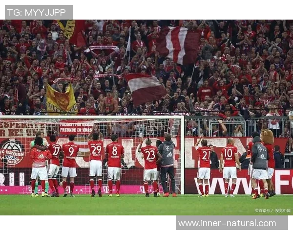 足总杯激战：那不勒斯与拜仁鏖战至平局点球大战成焦点瞬间