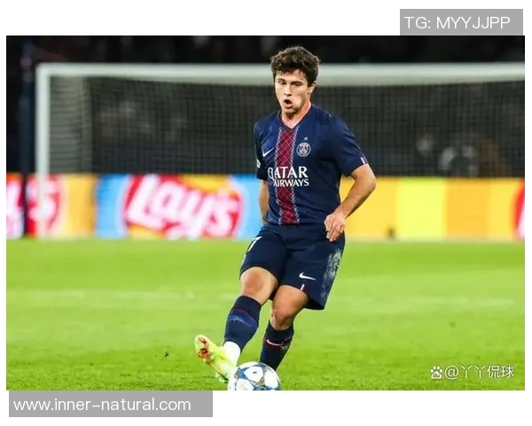 世界杯精彩对决里昂与巴黎圣日耳曼战成平局神扑瞬间震撼全场